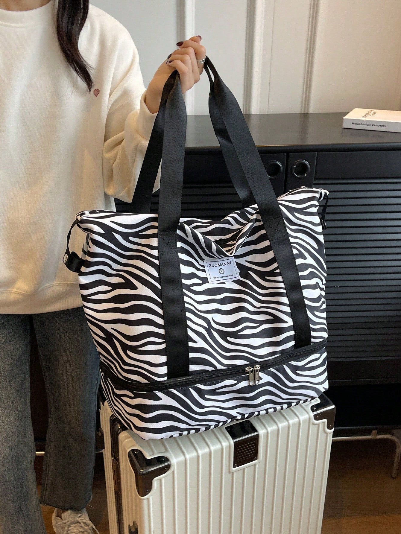 Chic Cow Print Waterproof Travel Bag - Versatile Sports & Weekend Duffle with Foldable Shopping Bag