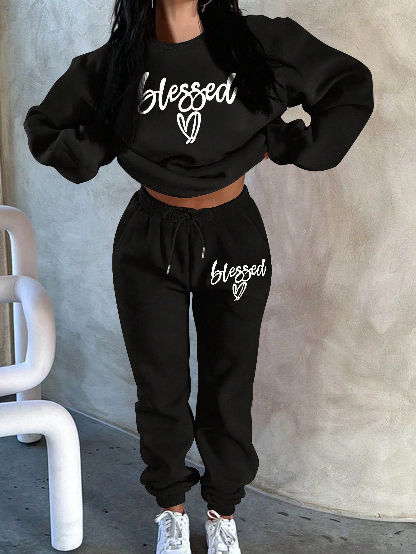 Cozy Chic: Two-Piece Fleece Hoodie & Sweatpants Set for Ultimate Comfort