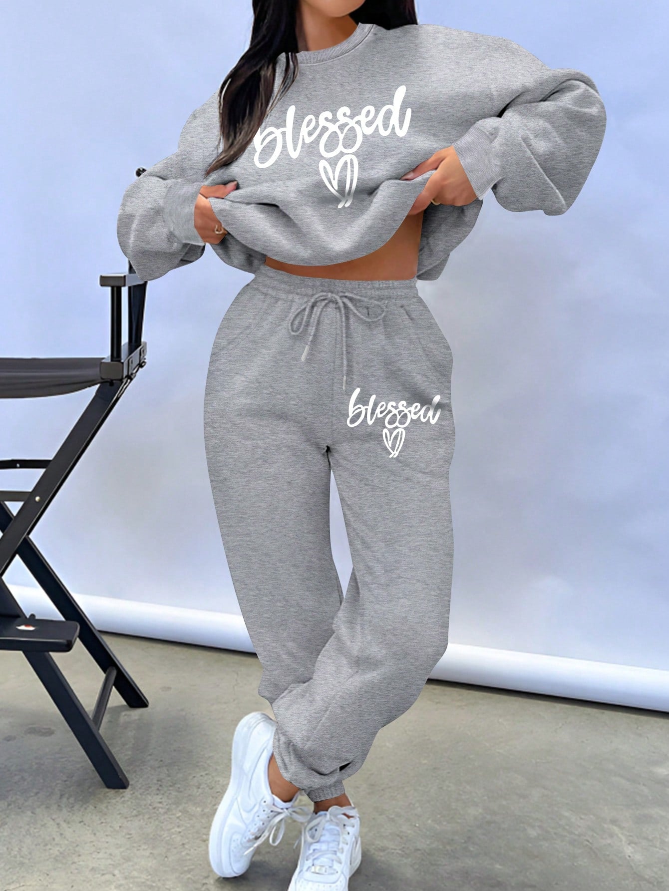 Cozy Chic: Two-Piece Fleece Hoodie & Sweatpants Set for Ultimate Comfort