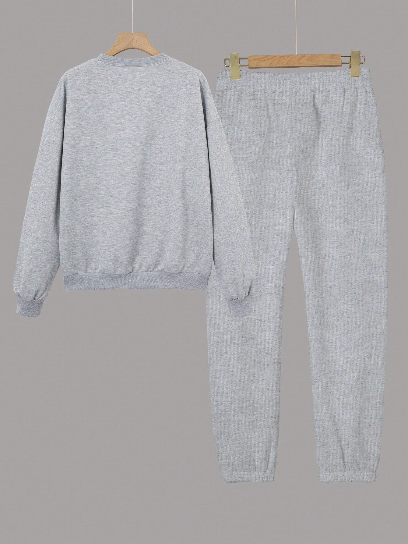 Cozy Chic: Two-Piece Fleece Hoodie & Sweatpants Set for Ultimate Comfort