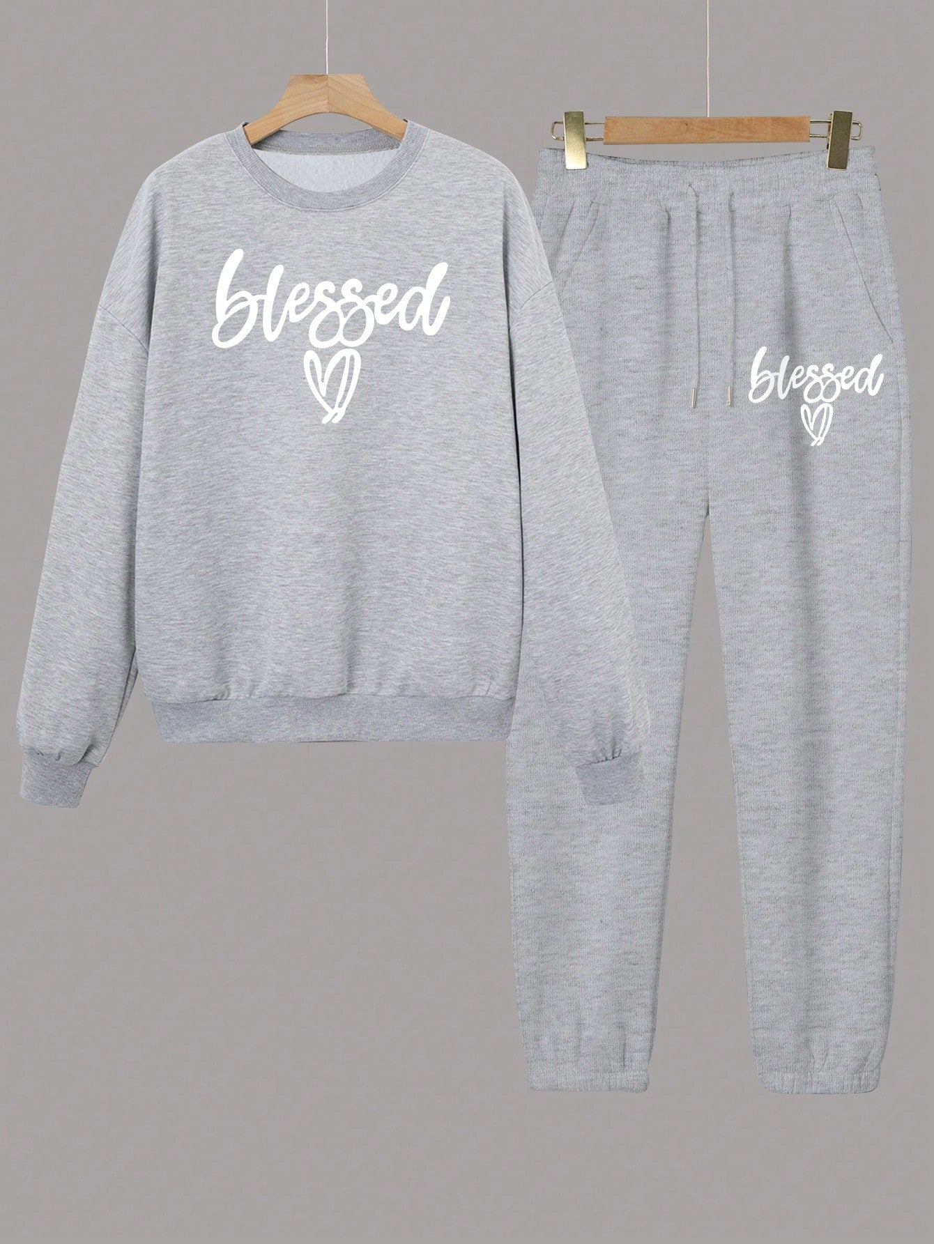 Cozy Chic: Two-Piece Fleece Hoodie & Sweatpants Set for Ultimate Comfort