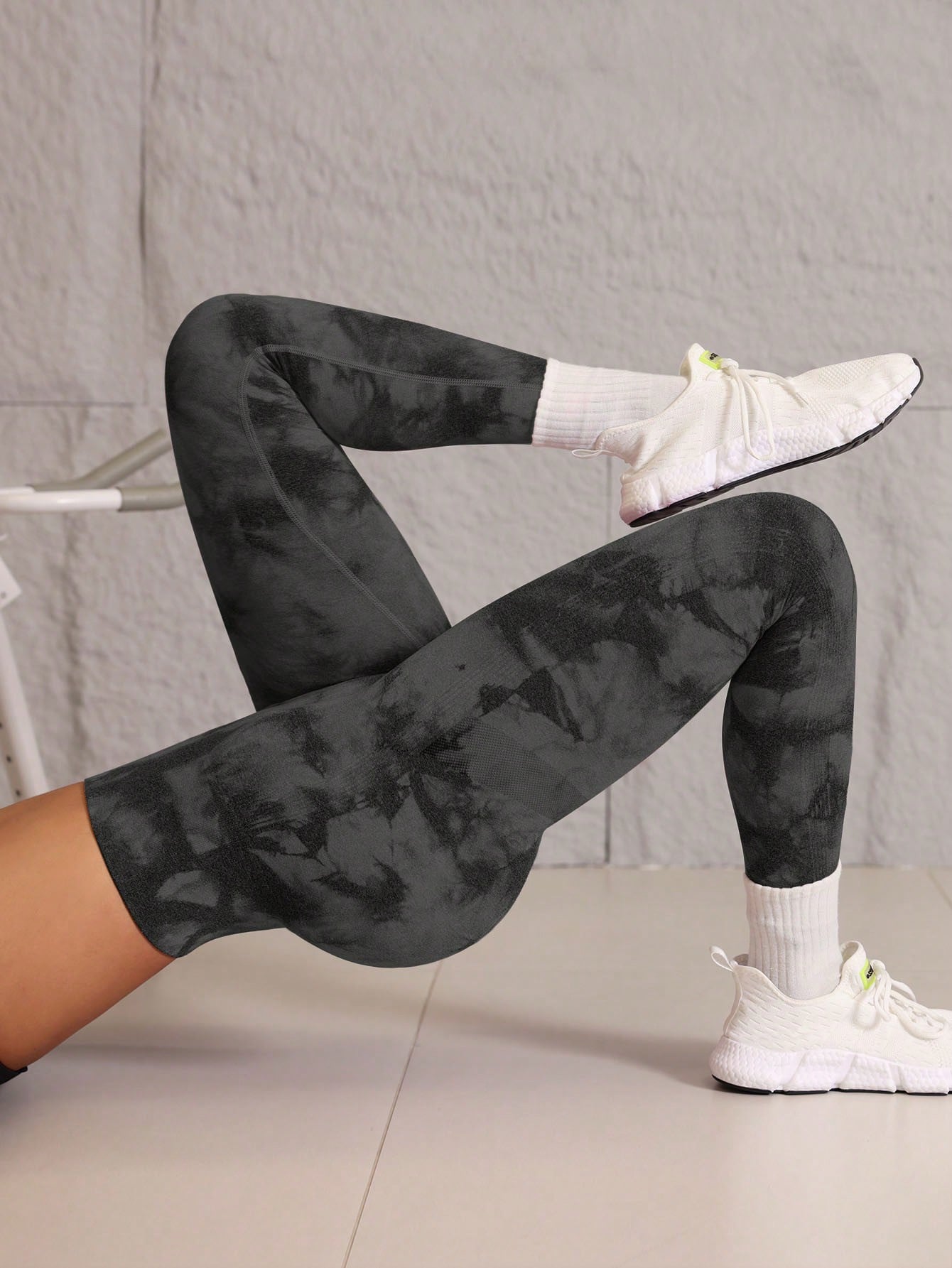 Elevate Your Workout: Seamless High-Waist Solid Color Yoga Leggings