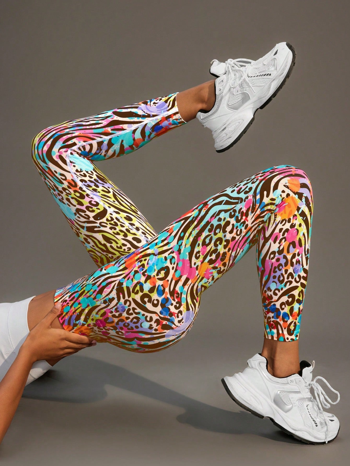 Chic & Comfortable: High-Waisted Seamless Animal Print Leggings